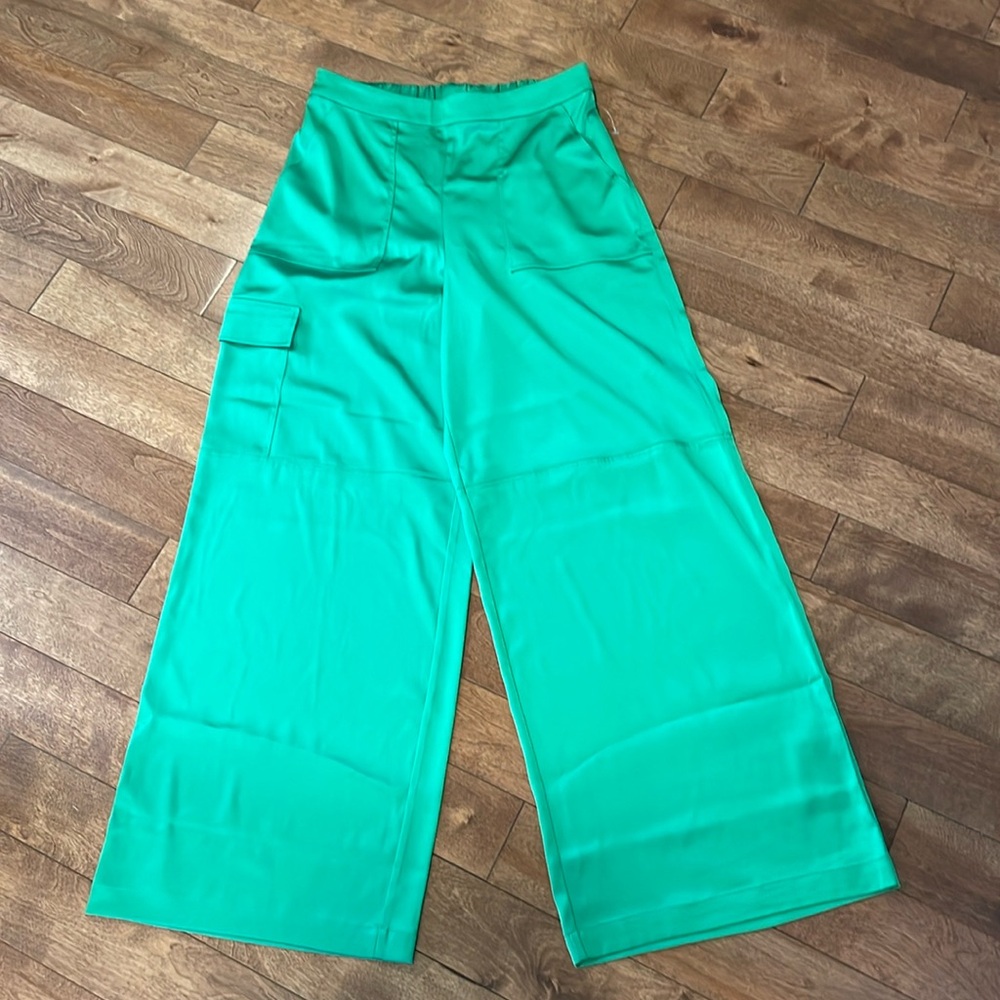 164. House of Harlow 1960 emerald green satin Size Small wide pant NWOT